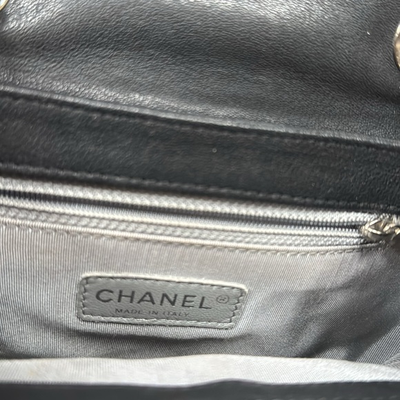 Chanel black leather chain around crossbody bag chunky silver hardware 8x6 - Picture 8 of 9